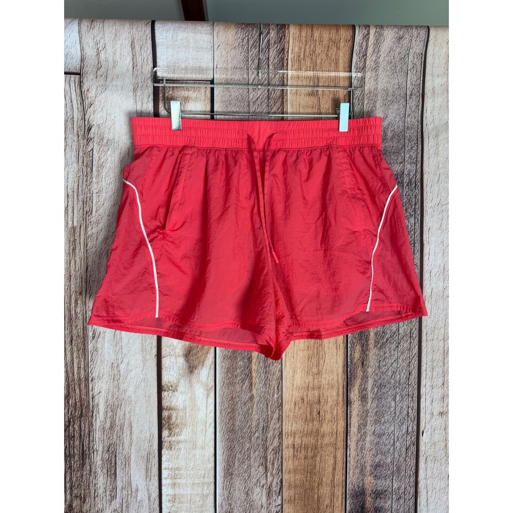 Lululemon License to Train High-Rise Lightweight Shorts 4" Coral Red Size 14 - Picture 1 of 7